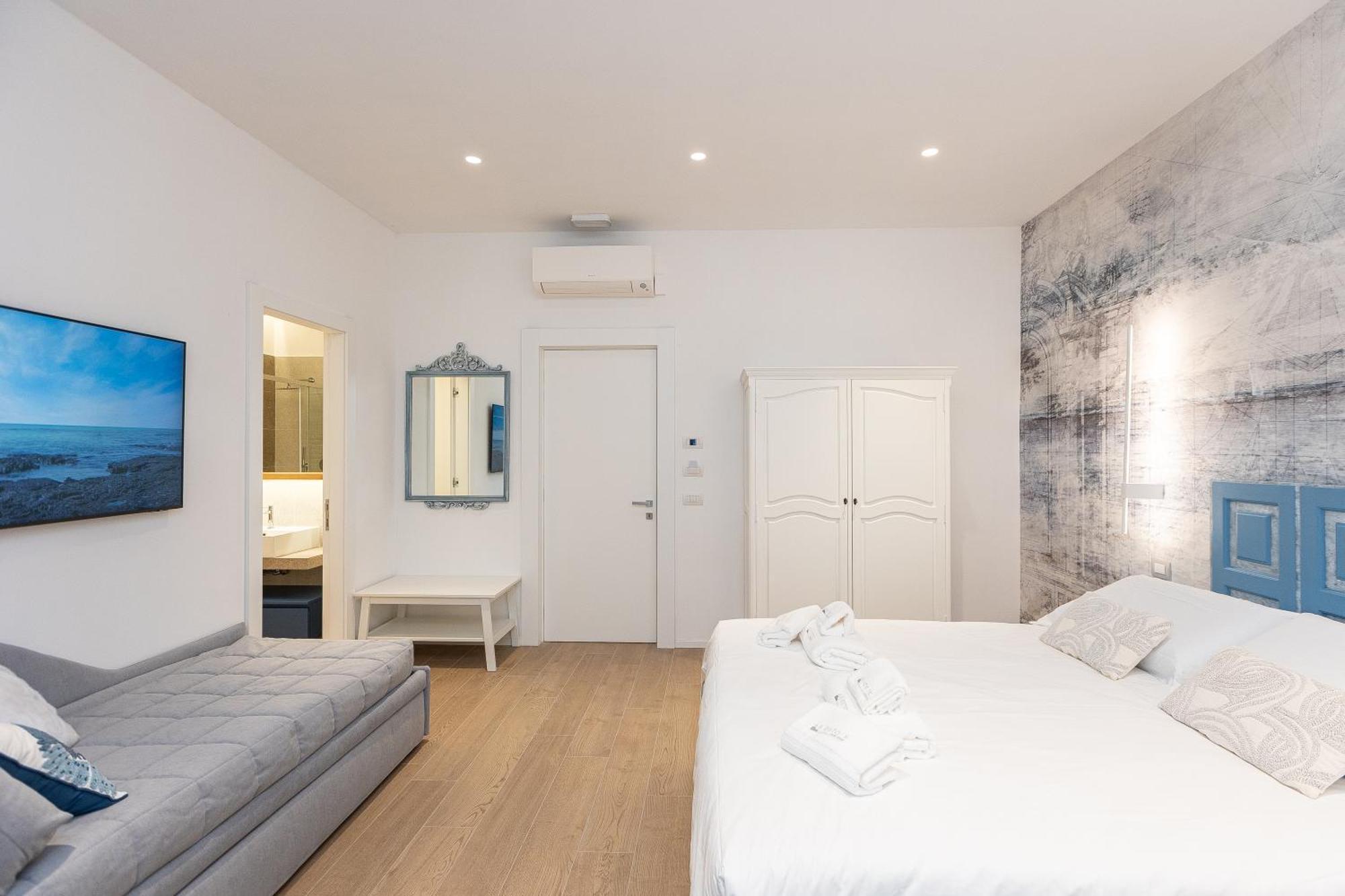 Ariosto's Luxury Rom