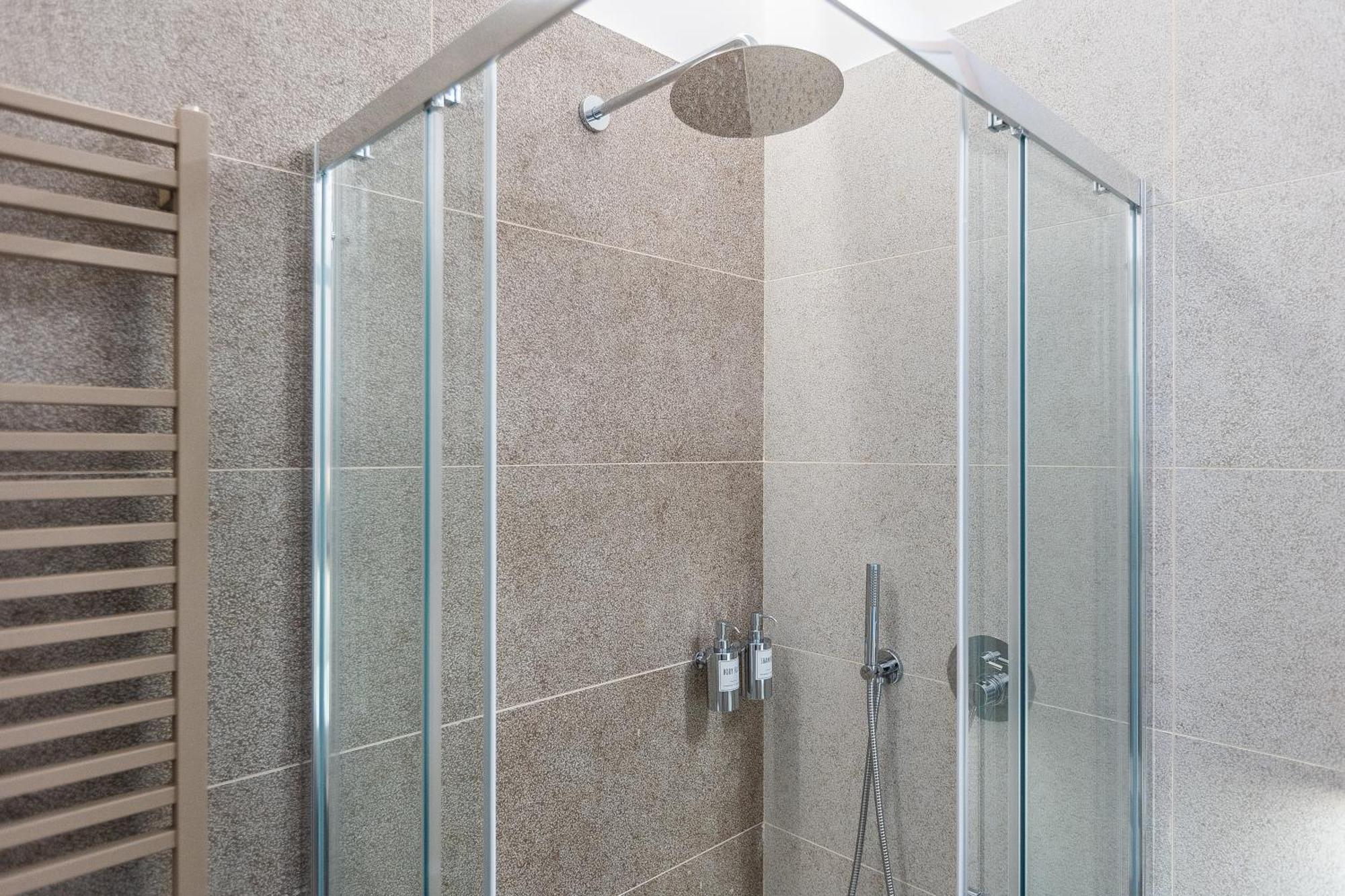 Ariosto's Luxury * Rom